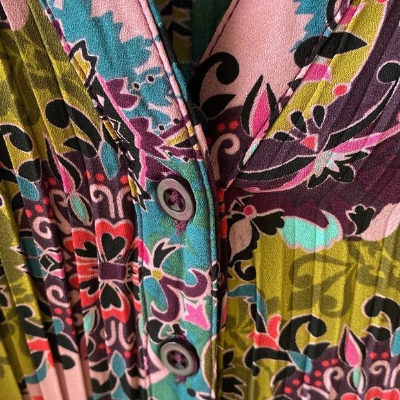 Multi colored top - Picture 2 of 7